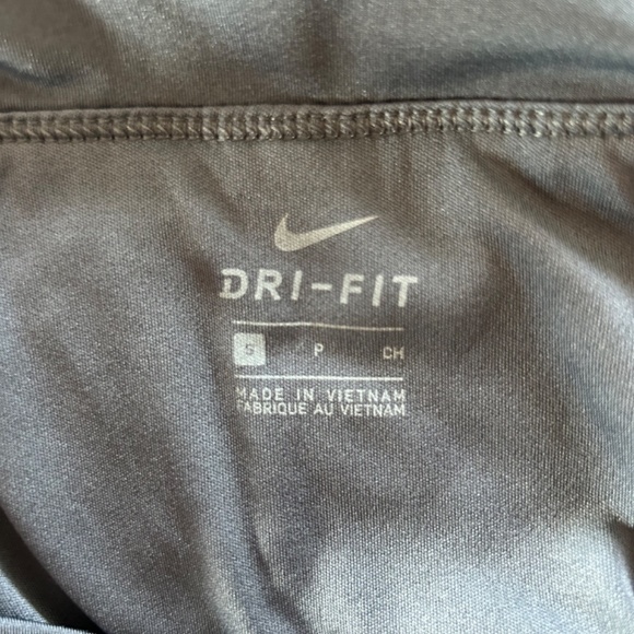Women’s Nike running shorts - Picture 2 of 3